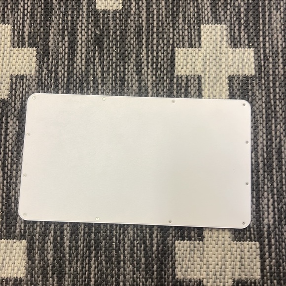 Finti White Wireless Keyboard - Picture 2 of 3